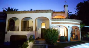 Villa entièrement équipée avec barbecue, jardin et terrasse | À côté de la plage - Image 2