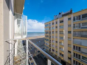 Apartment with 2 bedrooms and sea view - Image 4