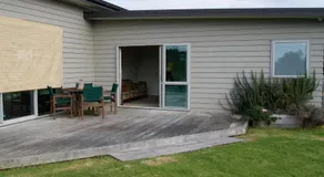 Waihi Beach Getaway-Studio, Ensuite & Private Deck - Image 3