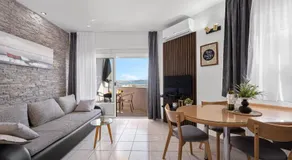 Aquarius Apartments - Beachside with Heated Pool - Image 2