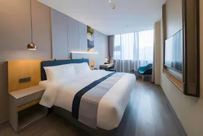 Home Inn Style Golden Chongqing Shapingba Railway Station Three Gorges Square - Image 2