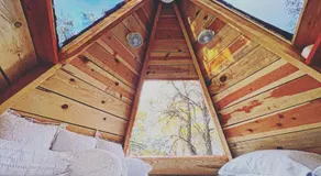 Pequeña cabaña mágica con chimenea interior - Image 2
