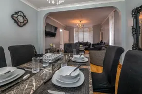 The Royal Worcester - 5 Bedrooms, Upto 10 Guests, - Image 3
