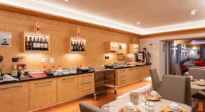 Hotel Edelweiss - Image 2