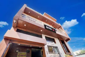 Hotel O Shree Thakur Ji Dham Guest House - Image 4
