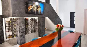 Upforest Guesthouse - Image 3