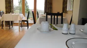 Oakside Lodge Guest House - Image 5