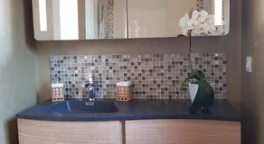 Hus på 70 m² stille med muret og muret have - Image 2