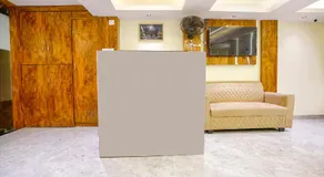 Hotel Crystal By Glitz Hotels - Image 4
