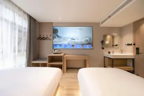 Erman Hotel (Near Sanlitun and Chaoyangmen Subway) - Image 2