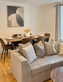 Budget double room, shared lounge, and Garden home - Image 2