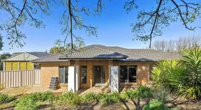 Spacious Family Retreat & Scenic Alfresco Living - Image 5