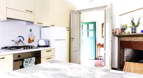 The Little Garden House - Image 2