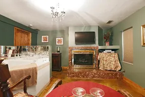 Lil Black Bear Inn - Image 3