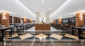 Ring Beach Hotel - Image 5