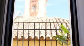 Los Balcones Largos - Image 1