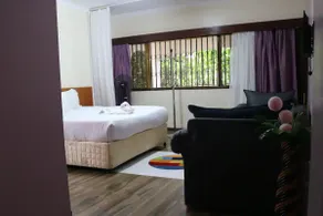 Tisa Suites and Lounge - Image 2