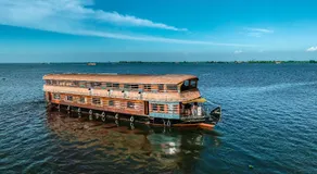 Venice Premium Houseboats Alleppey - Image 4