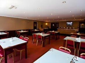 Newham Hotel - Image 3