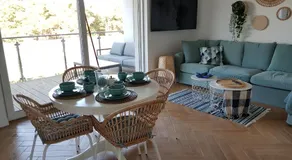 Hampton House - Image 2