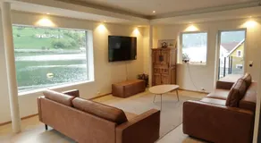 Olden Panorama Apartments - Fjord view - High Standard - Image 3