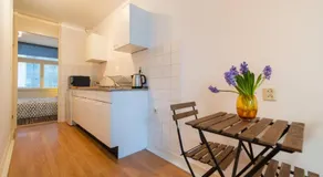 Charming apartment in city center - Image 3