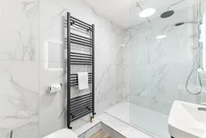 Town House Rooms - Image 5