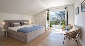 Premium villa, heatable infinity pool, jacuzzi and seaview, beach and city just 10min by foot - Image 2