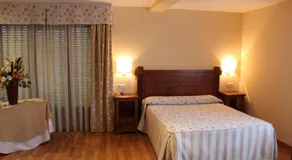 Aparthotel Tres Caminos - Image 2