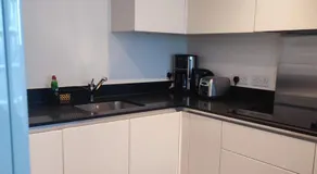 Lovely 1Bed flat 10mins to Canary Wharf & parking - Image 2