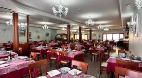 Hotel Holiday - Image 4