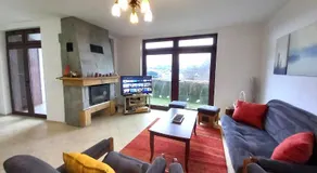 Villa Detelina near the Bansko Ski Resort with Jacuzzi - Image 2