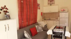 Sunny large terrace studio apartment WiFi Airconditioners BBQ - Image 2