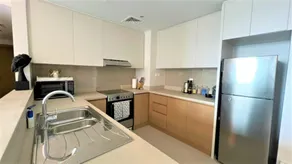 Luxurious Creek Harbour Apt with Balcony & View - Image 3