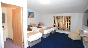 Home Inn - Image 2