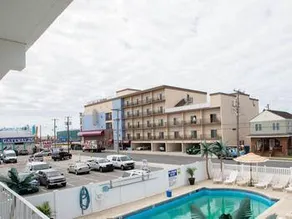 Island Breeze Motel - Image 4