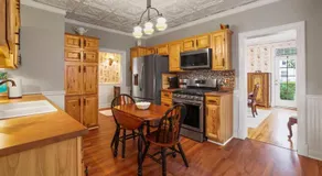 Charming Victorian Home - 2 minutes to downtown - Image 2