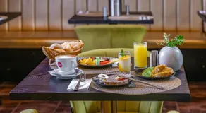 Andrassy Thai Hotel - Image 4