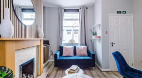 St Helens Central, 2 Bed , Long Stay OFFERS, Contractors, Relocations, Families, Sleeps 4 , St Helens - Image 2