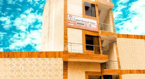HOTEL LAND ROYAL STAYS - Premium Rooms In Budget - Image 3
