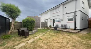 Southend Retreat KING SUITE Luxury stay with parking - Image 4