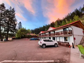 Alpen Motel - Image 5