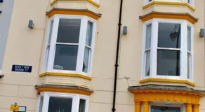 Helmsman Guesthouse - Image 3