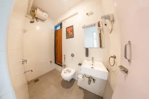 Entire 2 Bedroom near USA Consulate with chef - Image 3