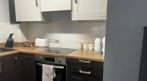Charming City Apartment in Grays - Image 2