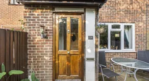 Secret Garden with Free Parking - Image 4