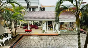 TUK Villa Hotel - Image 2