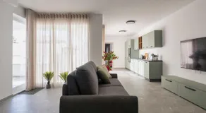 HORIZON SUITES by the Sea - Image 2