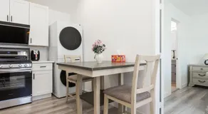 1 Bedroom with King Bed Near Attractions - Image 2