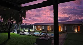 Lemon 3 Lodge Guesthouse - Image 2